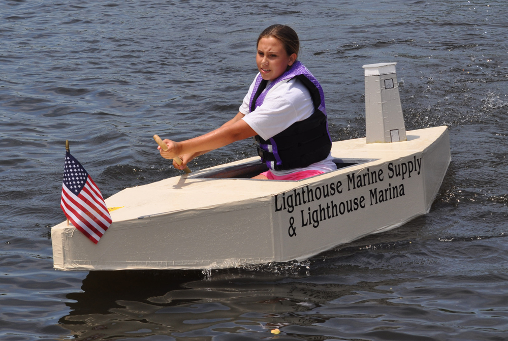 Julia Galasso won in a boat made by her grandfather, Lightouse Marina owner Larry Galasso. (Credit: Grant Parpan)