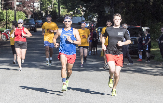 The start of the adult 1-mile race. (Credit: Robert O'Rourk)
