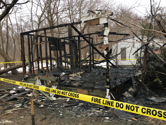 Fire behind dariland riverhead