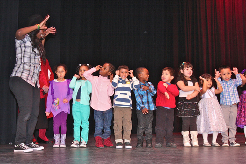 BARBARAELLEN KOCH PHOTO | The children singing the classic nursery rhyme