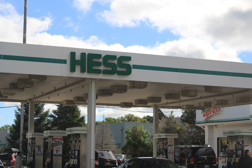 JENNIFER GUSTAVSON PHOTO | Hess gas station on Route 58 in Riverhead near Tanger.
