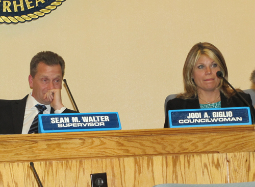 Riverhead Town Board argue over LInda Hulse Town Board, Linda Hulse, Riverhead, Jodi Giglio, Sean Walter
