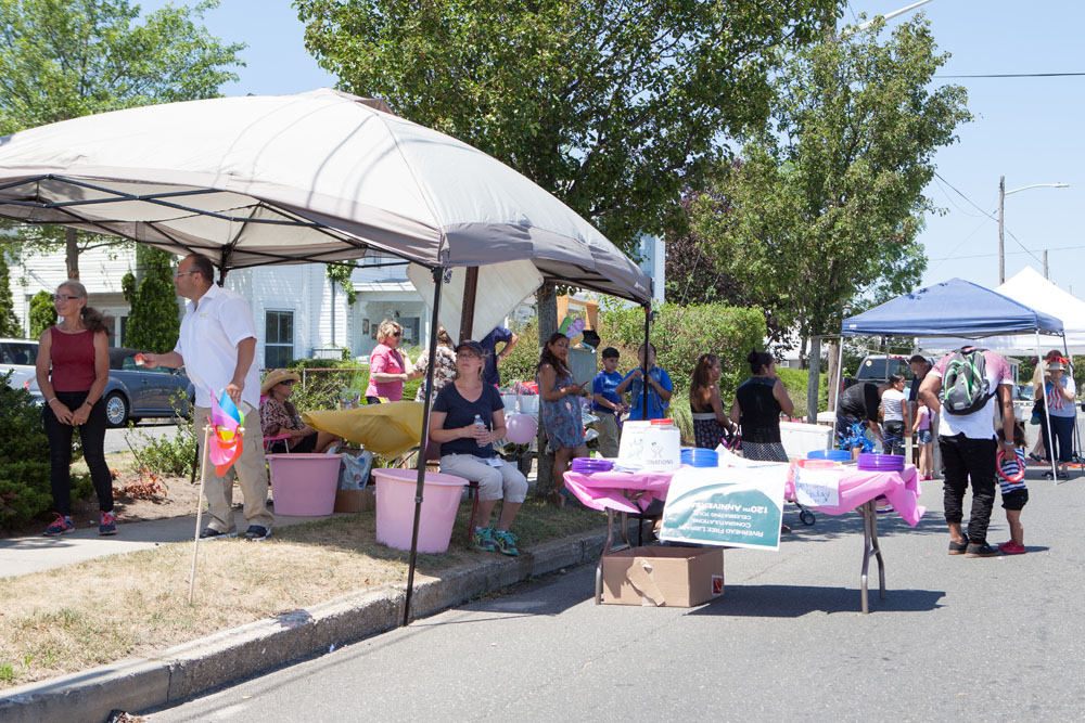 Booths lined Osbourne Avenue. (Credit: Katharine Schroeder)