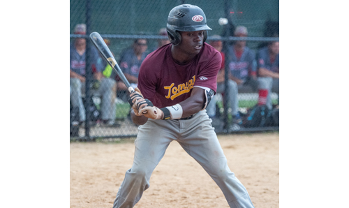Riverhead Tomcats centerfielder Kiambu Fentress 071216