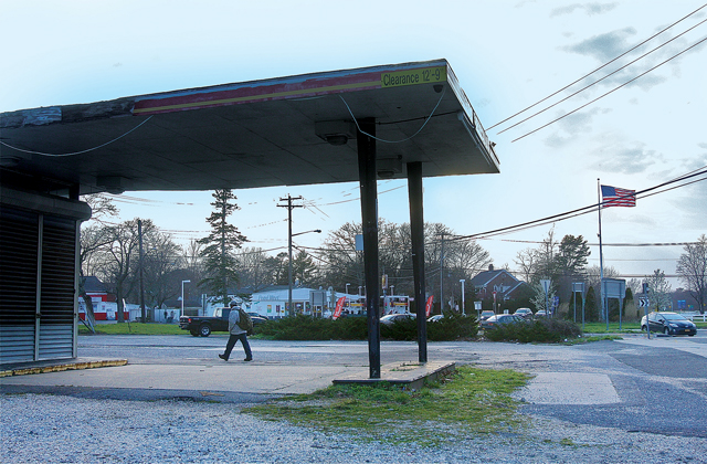 Riverside traffic circle