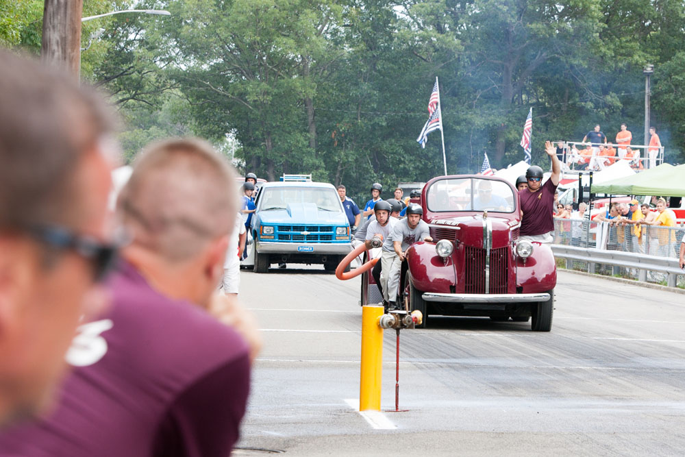 Bay Shore Redskins in motor pump competition.