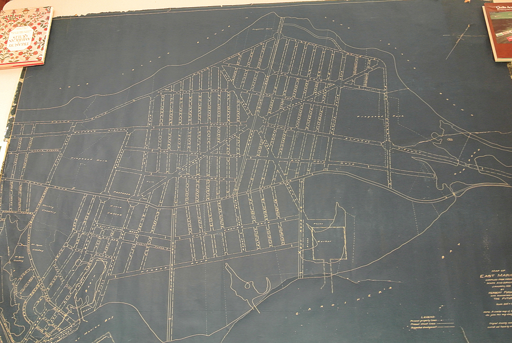 [Click to enlarge] A series of 18 roads connected by four main roads extending from a traffic circle was once proposed for East Marion. (Credit: Oysterponds Historical Society)